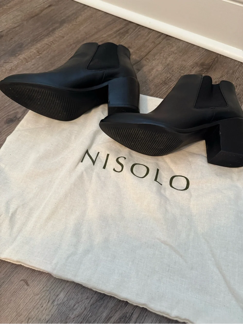 Nisolo Black Leather Pointed Ankle Booties